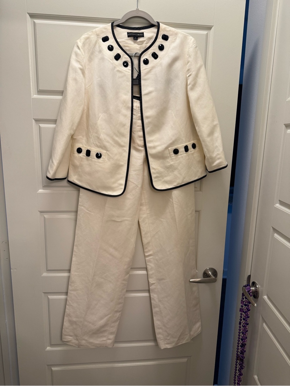 Kasper and company Collection Cream Straight-Leg Pants with Black Trim